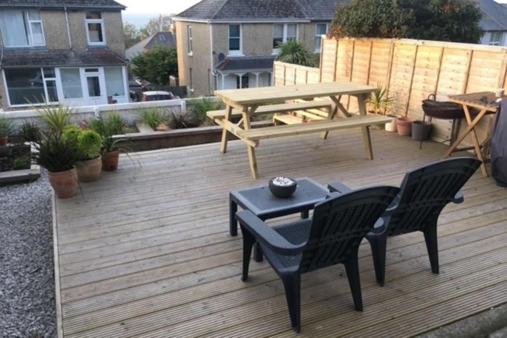 Sea Views With Large Deck One Bedroom Very Close To Beach And Town Newquay  Luaran gambar